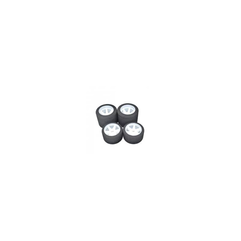 SET TYRES HOT RACE 35 REAR 32 FRONT