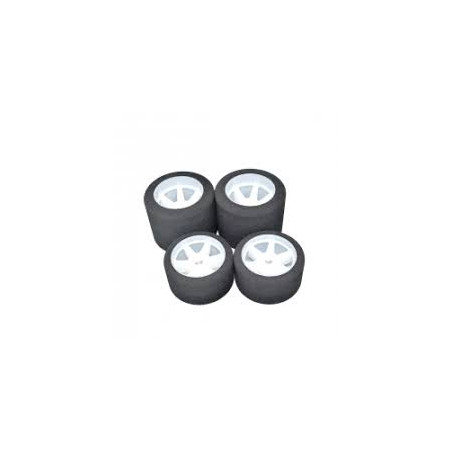 SET TYRES HOT RACE 35 REAR 32 FRONT